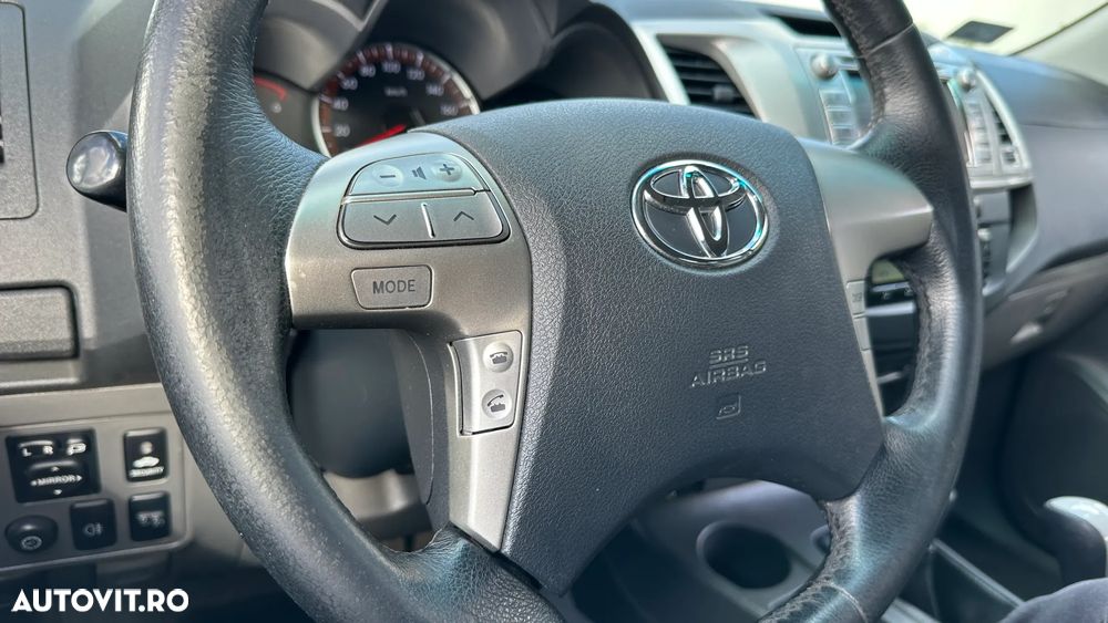 Toyota Hilux - 26