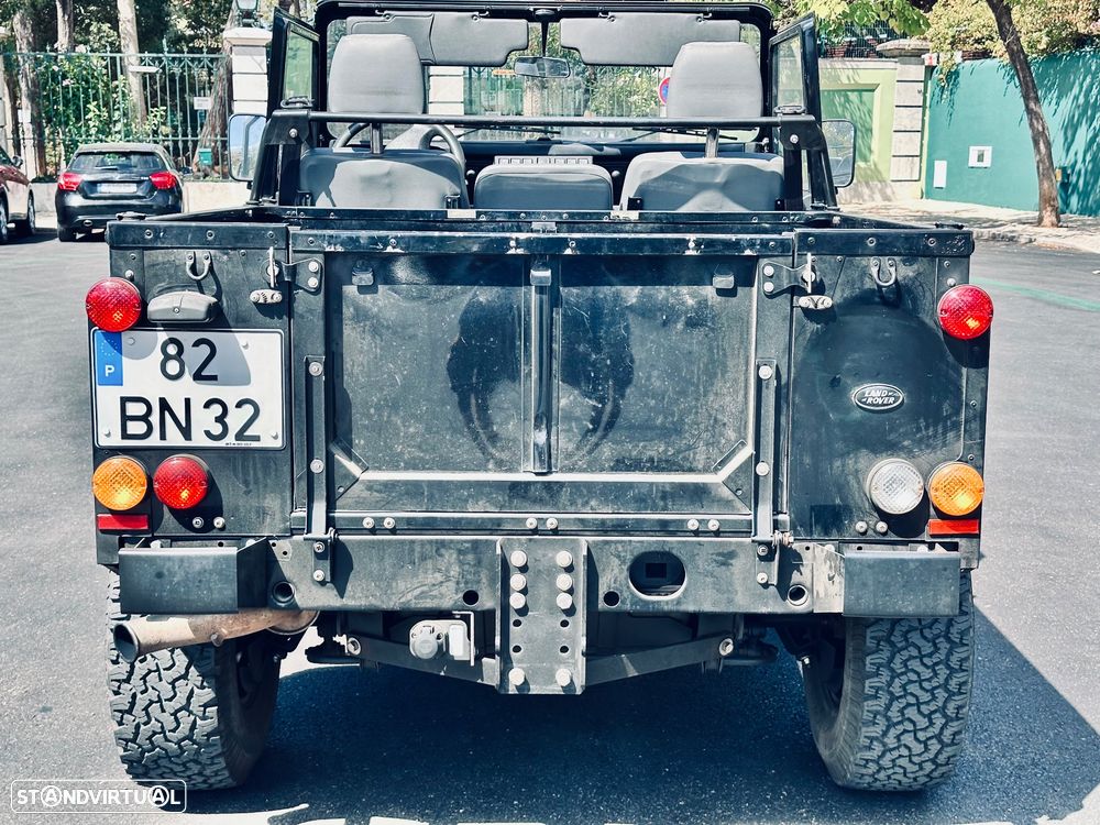 Land Rover Defender - 10