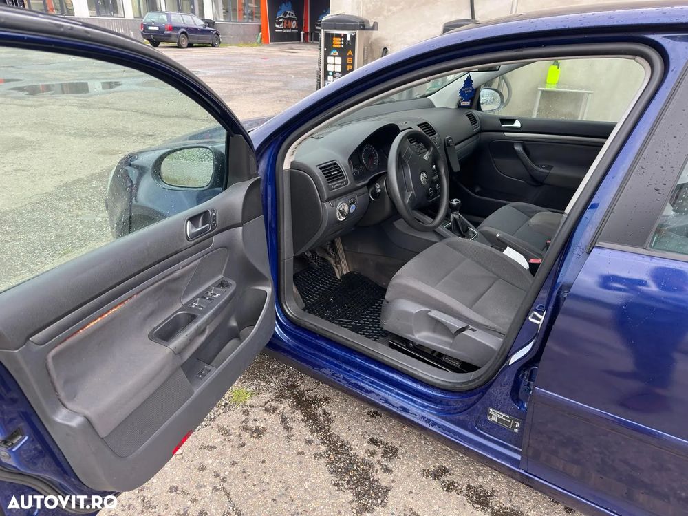 Volkswagen Golf - 11