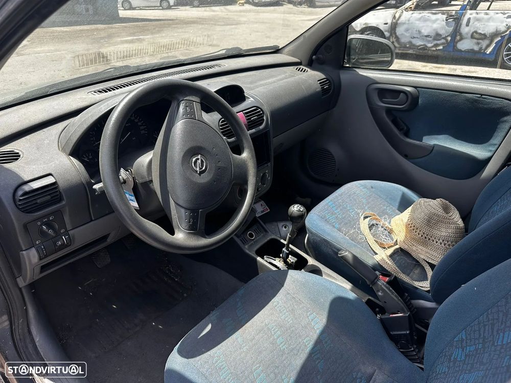 Opel Corsa C 1.2 de 2001 para peças - 6
