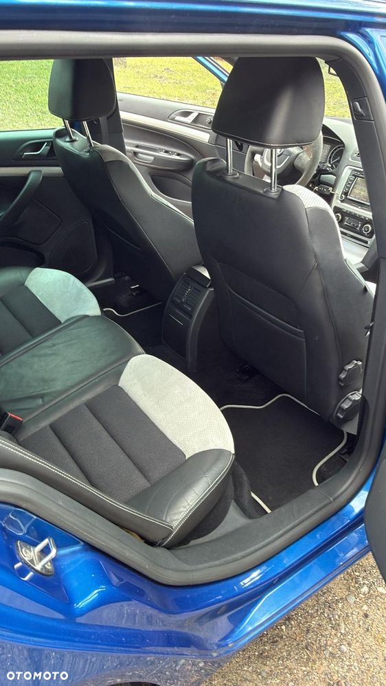 Skoda Octavia 2.0 TDI CR DPF RS - 11