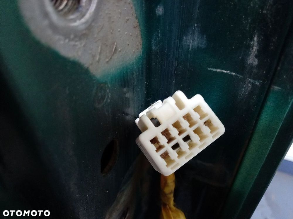 TOYOTA YARIS VERSO 99- DRZWI TYŁ LEWE TYLNE 6R4 - 5