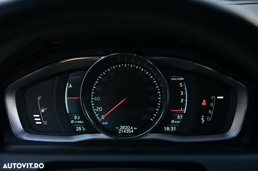 Volvo XC 60 D5 AWD Geartronic Summum - 31