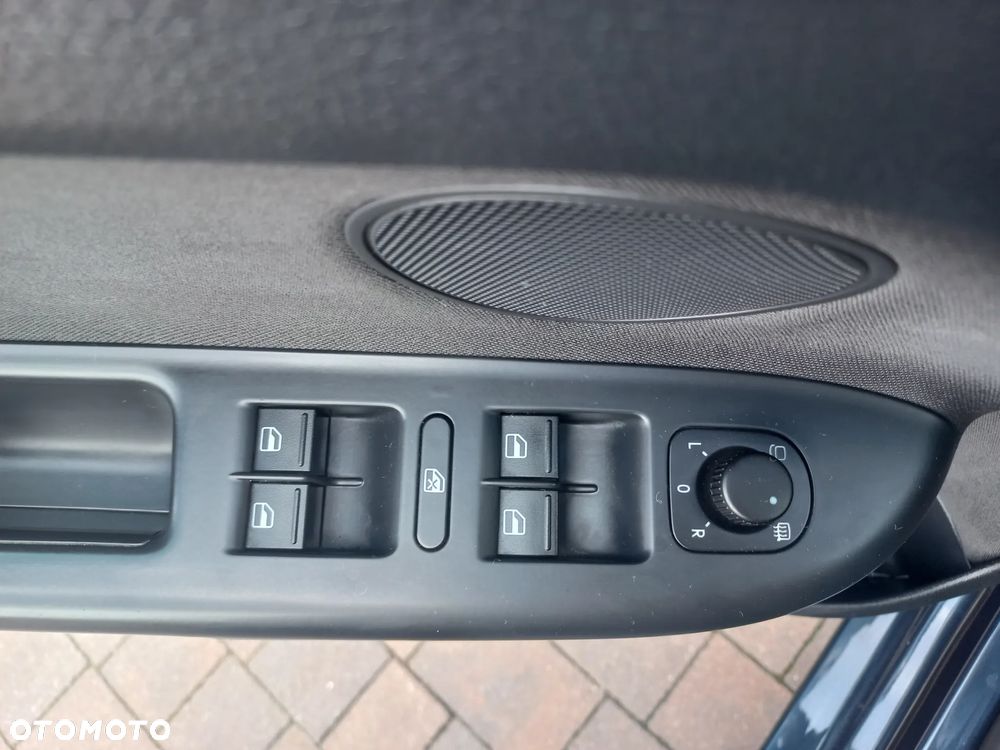 Volkswagen Golf Plus 1.6 TDI DPF Comfortline - 34