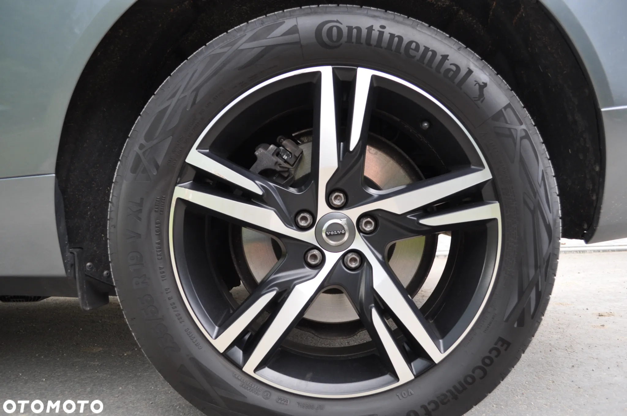 Volvo XC 60 T6 Plug-In Hybrid AWD R-Design - 22