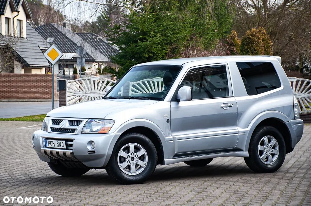 Mitsubishi Pajero 3.2 DI-D Automatik Dakar - 29