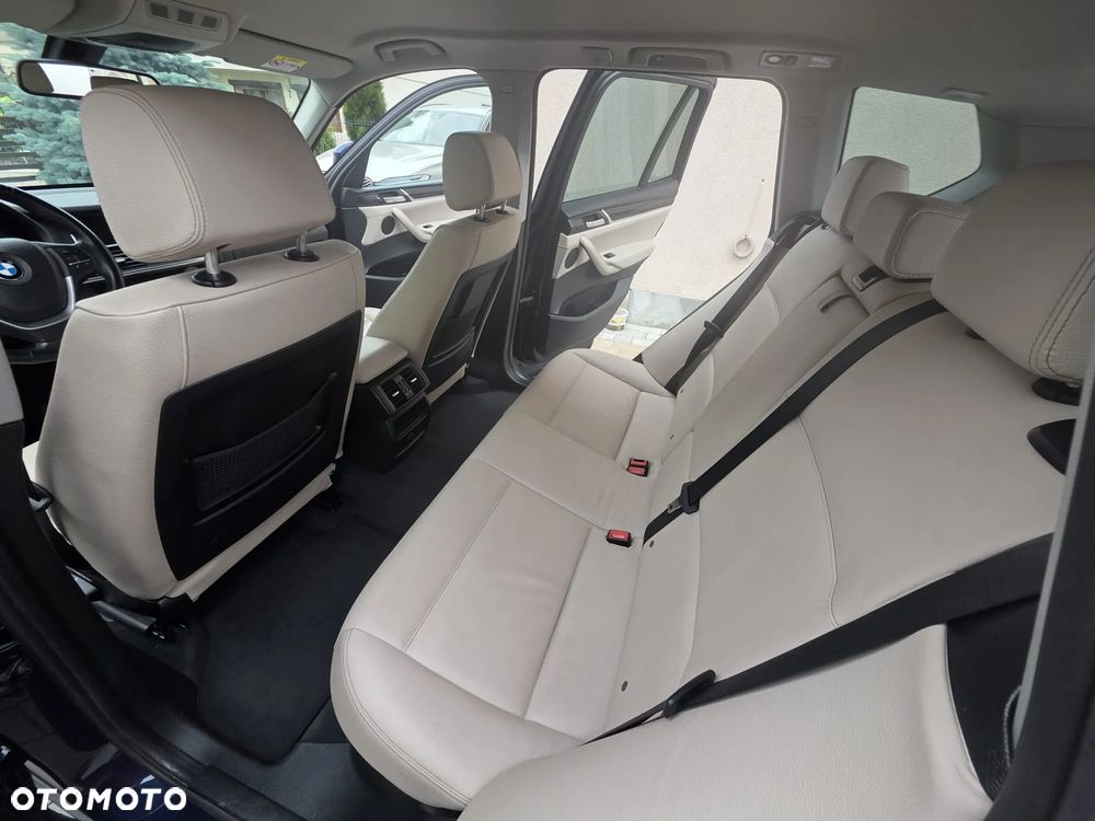 BMW X3 xDrive28i xLine - 11