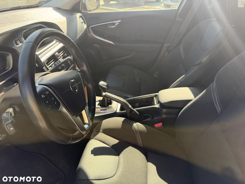 Volvo V40 D4 Drive-E Momentum - 13