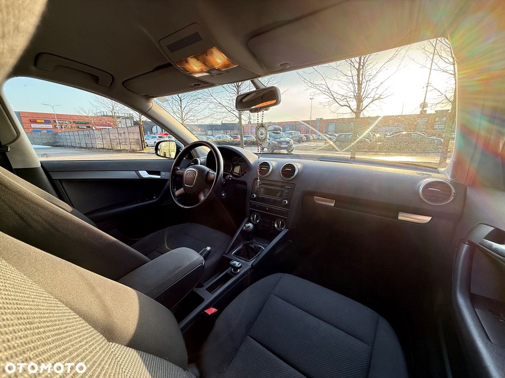 Audi A3 Sportback 1.6 TDI DPF Attraction - 5