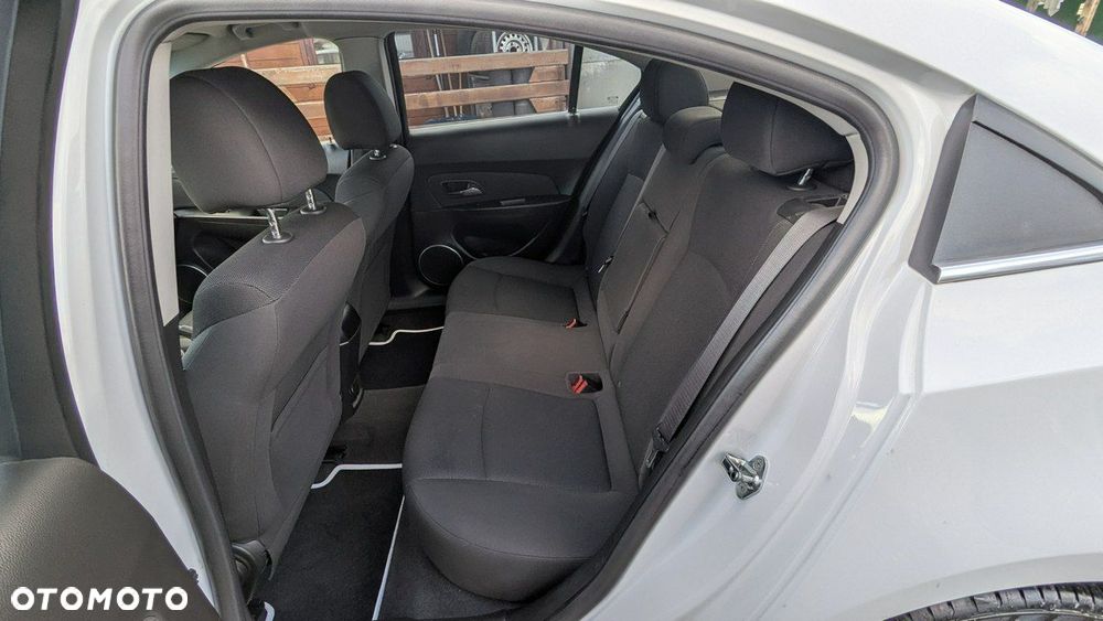 Chevrolet Cruze - 13