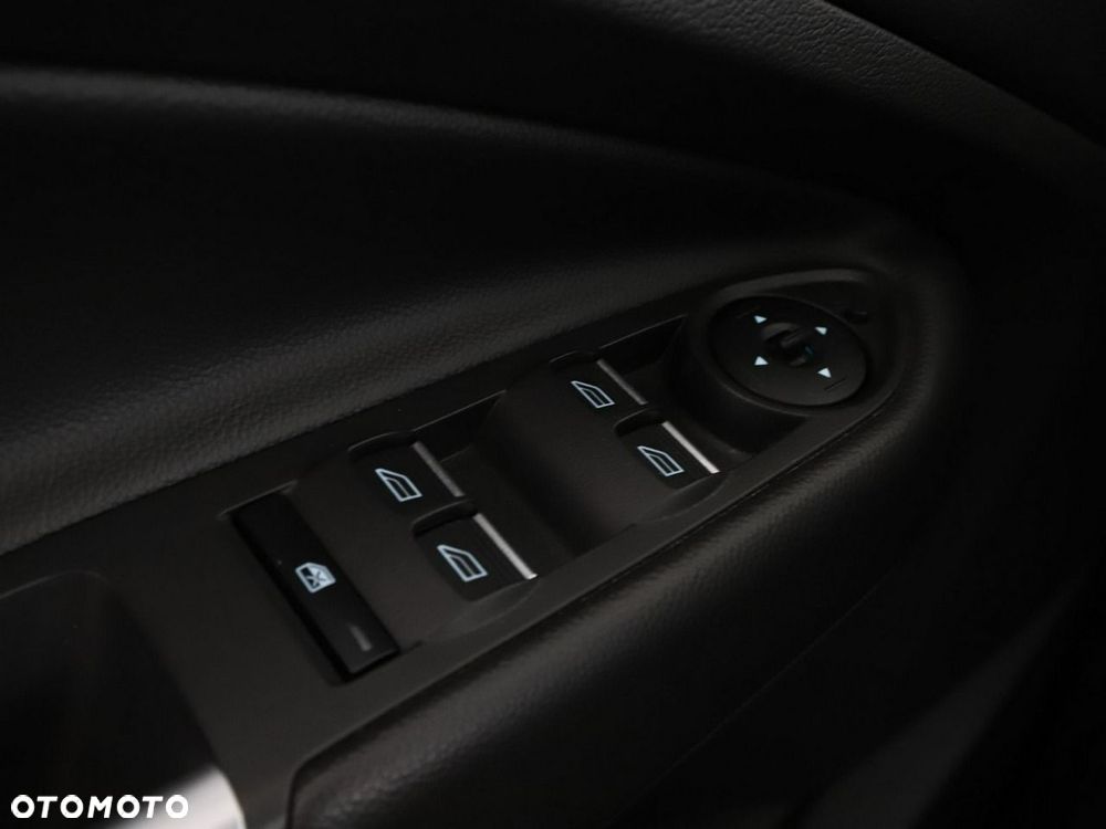 Ford Kuga 1.5 EcoBoost 2x4 Titanium - 32