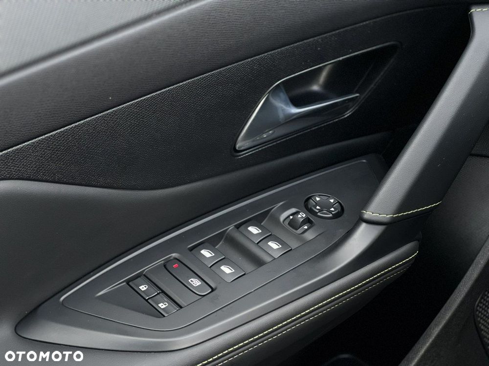 Peugeot 308 1.2 PureTech Allure S&S EAT8 - 36