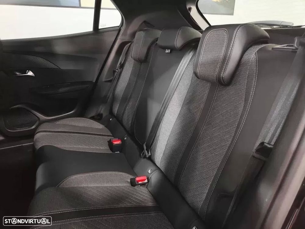 Peugeot 2008 1.2 PureTech Allure - 8