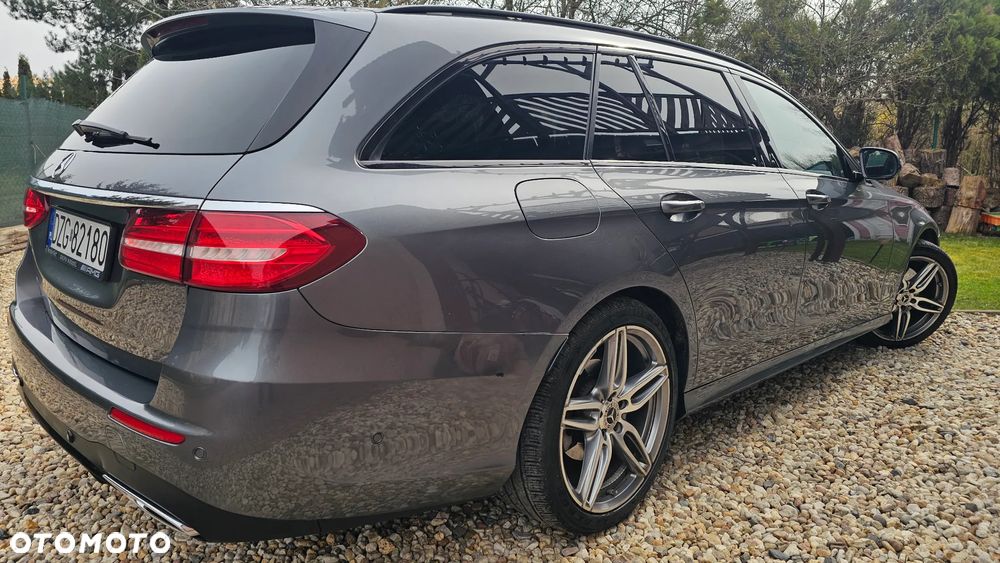 Mercedes-Benz Klasa E 220 d 4Matic 9G-TRONIC AMG Line - 4