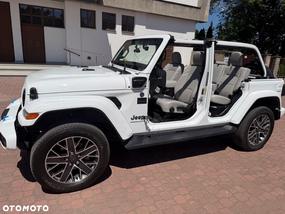 Jeep Wrangler - 16