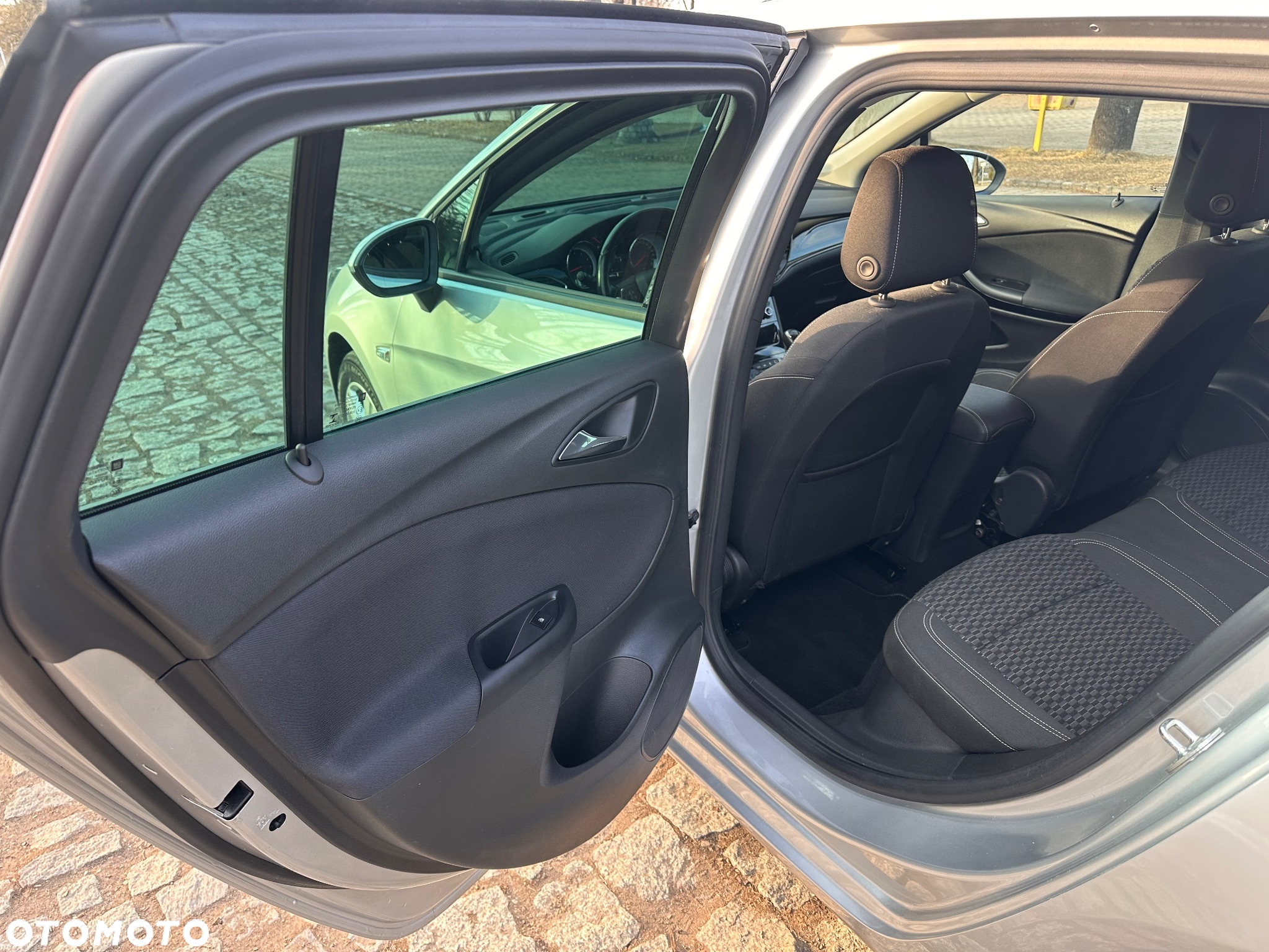 Opel Astra 1.4 Turbo Edition - 28