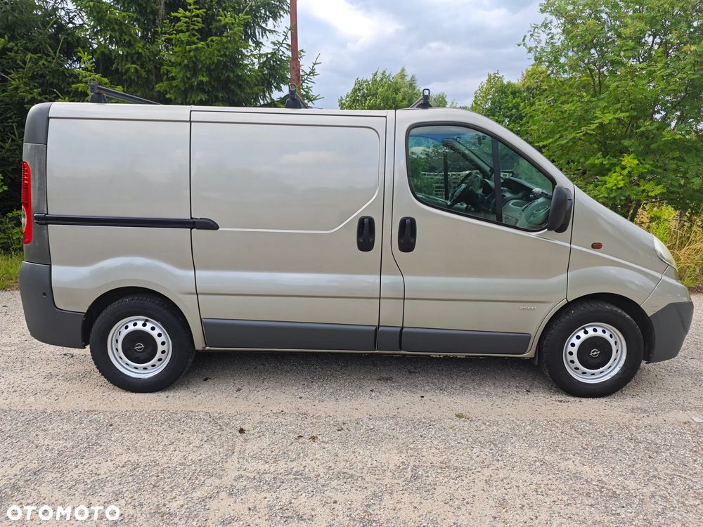 Opel Vivaro - 10