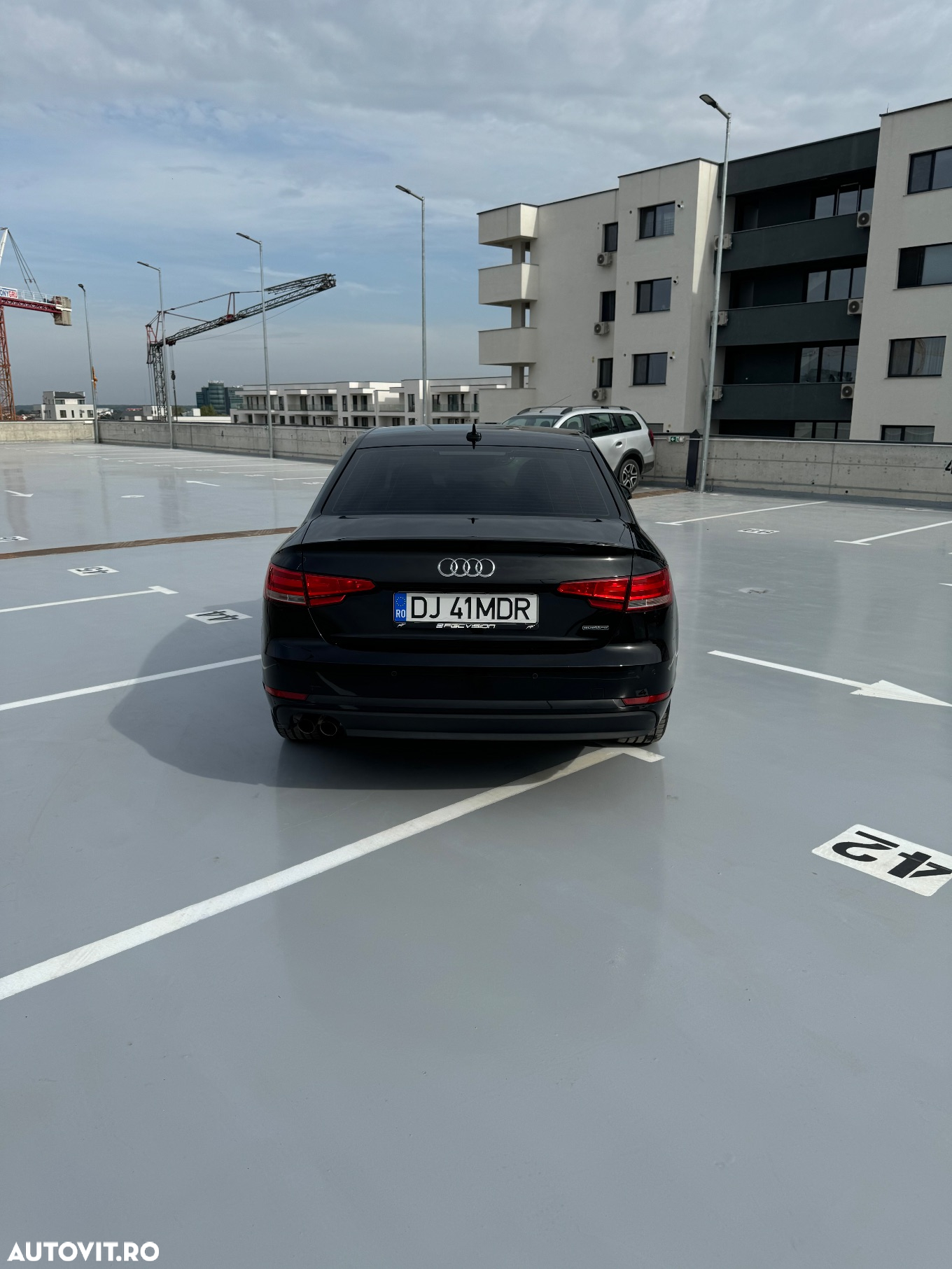 Audi A4 2.0 TDI quattro S tronic - 6