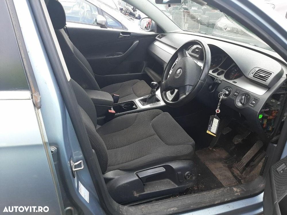 Aripa stanga spate Volkswagen Passat B6 2007 Break 2.0 TDI - 8
