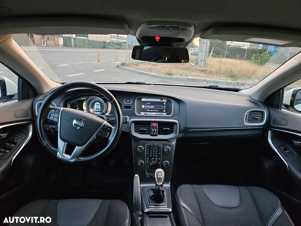 Volvo V40 D2 94g Momentum - 5