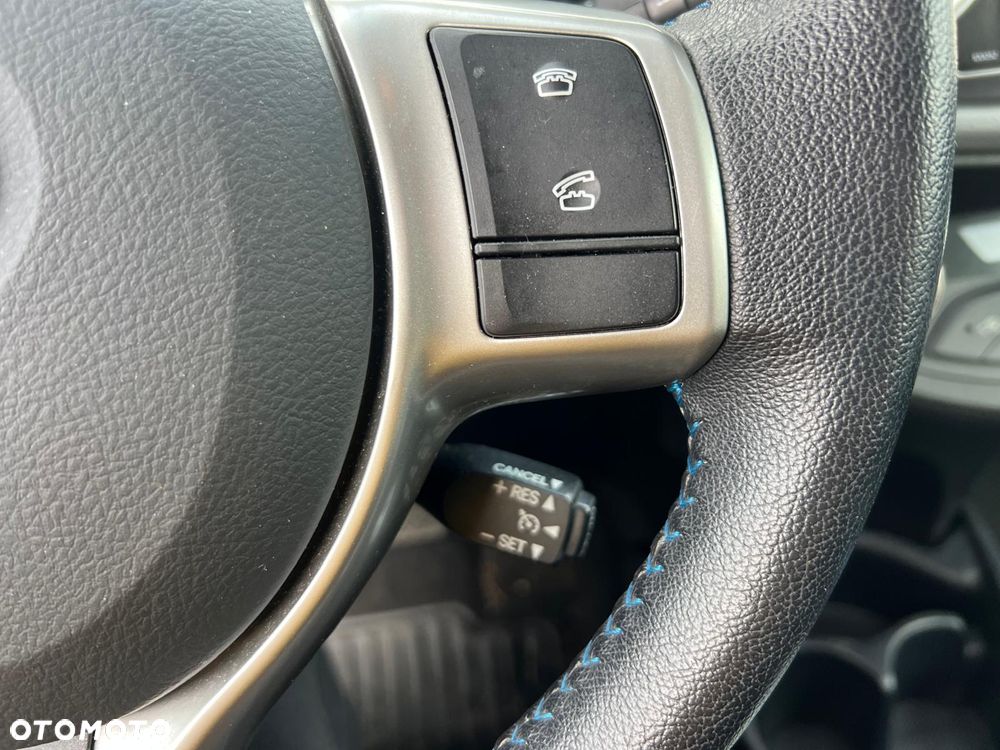 Toyota Yaris Hybrid 100 Premium - 16
