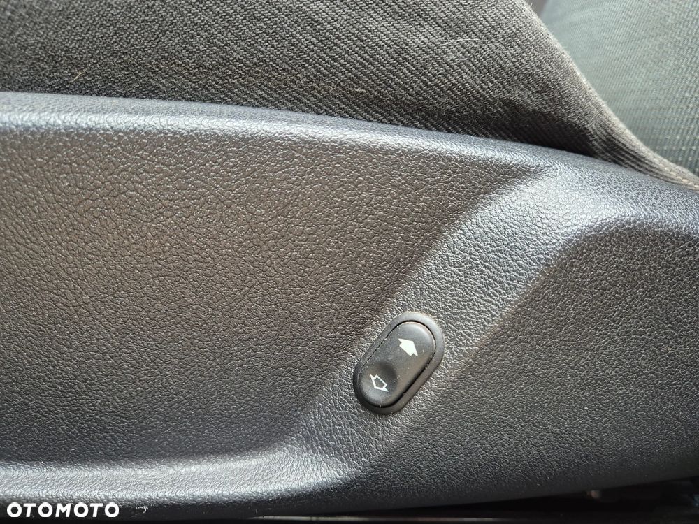 Ford Mondeo 1.6 Ambiente - 11