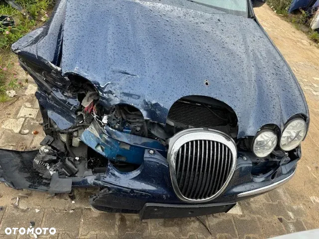 Jaguar S-Type - 4