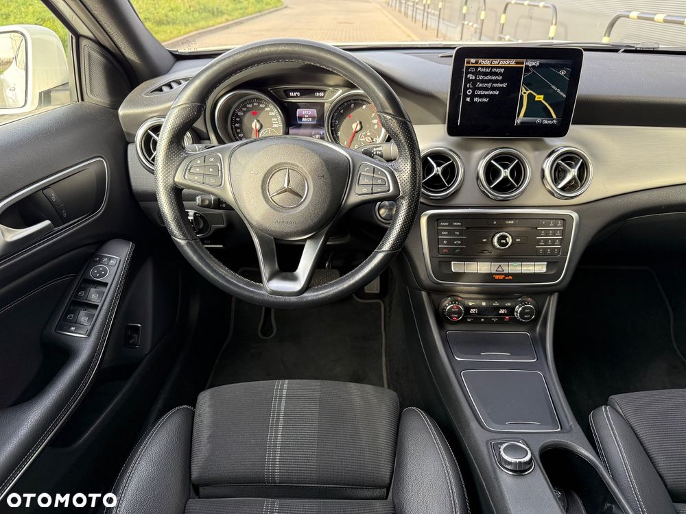 Mercedes-Benz GLA 200 7G-DCT Urban - 9