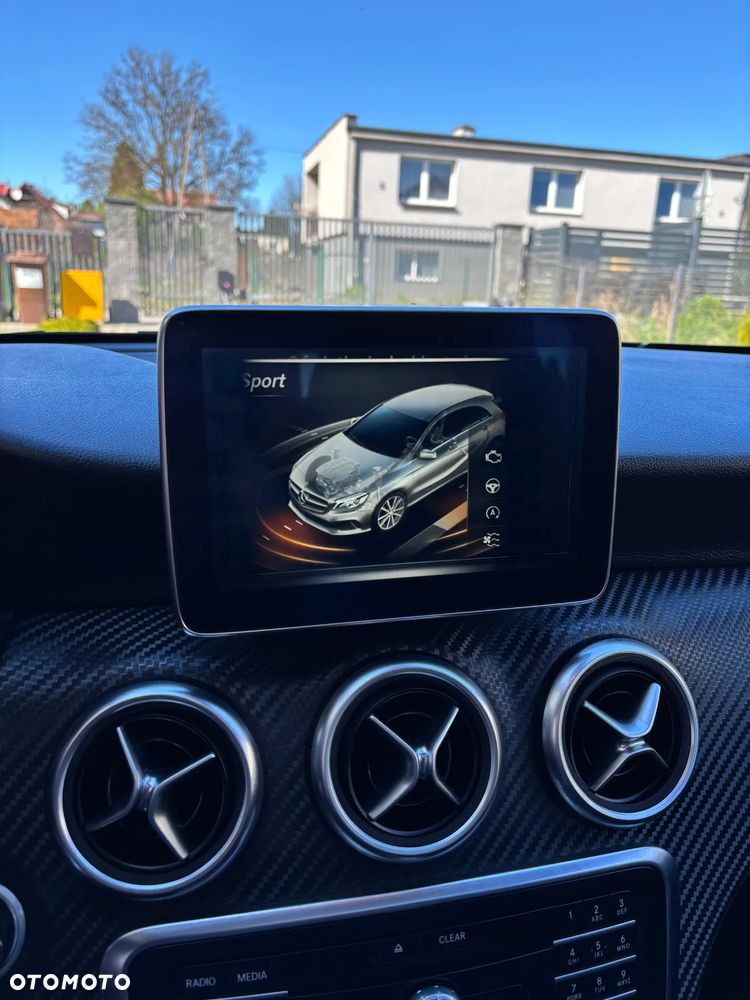 Mercedes-Benz Klasa A 180 AMG Line - 29