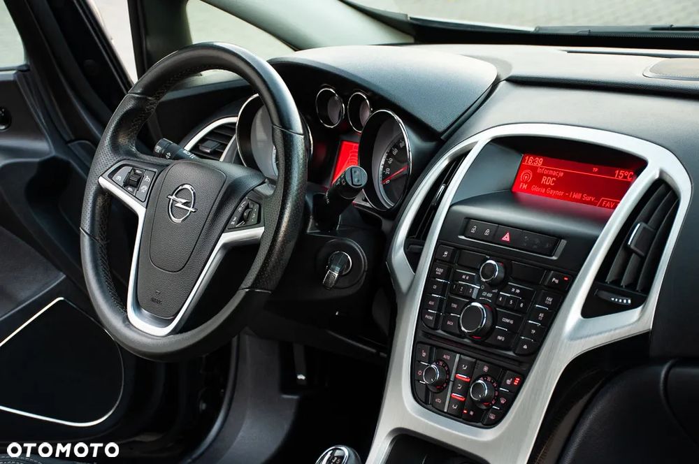 Opel Astra GTC 1.6 Turbo Innovation - 21