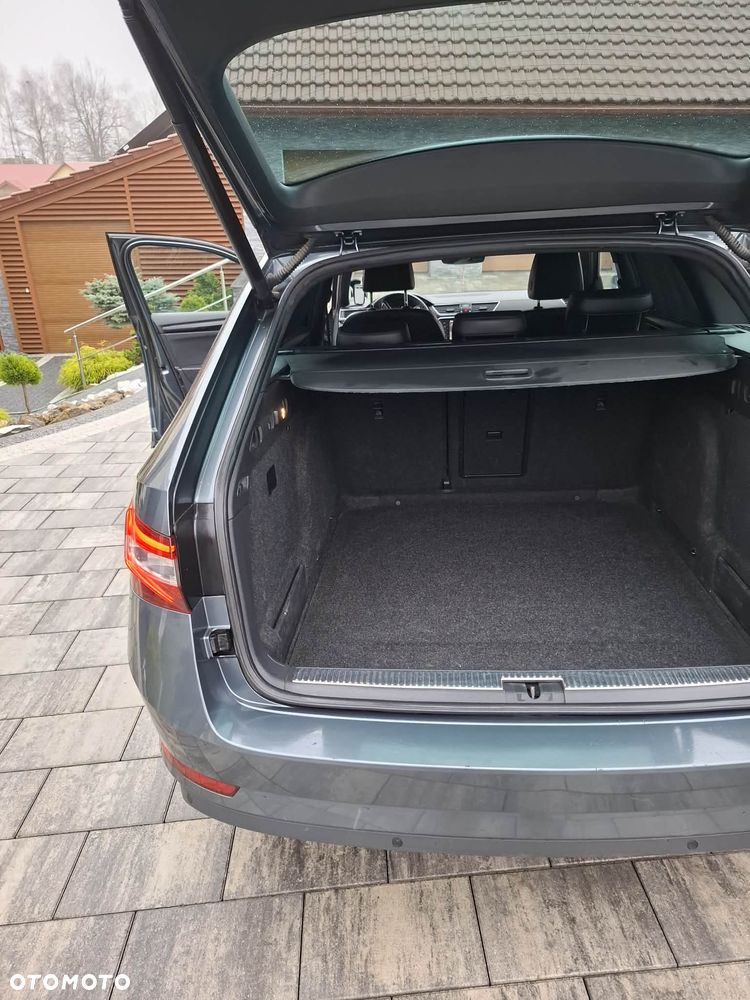 Skoda Superb 2.0 TDI 4x4 L&K DSG - 6