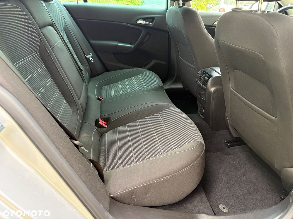 Opel Insignia 1.4 Turbo ecoFLEXStart/Stop Business Edition - 25