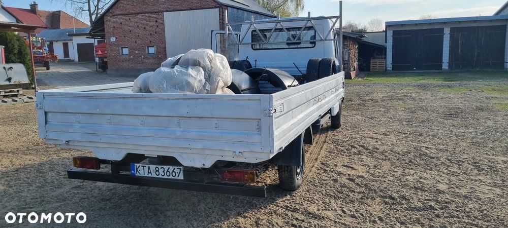 Mercedes-Benz 208 - 10