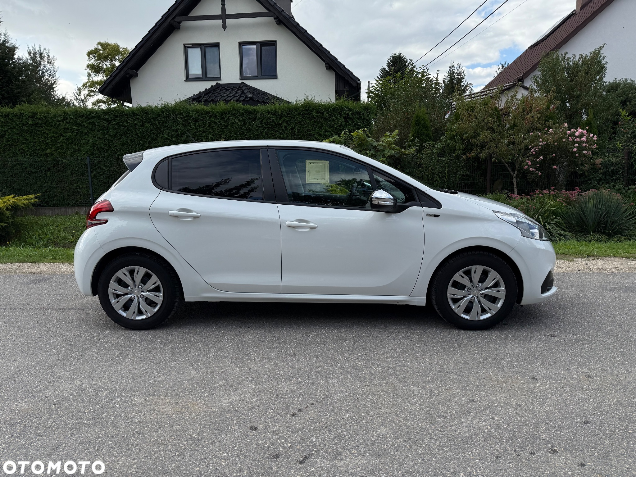 Peugeot 208 1.2 PureTech Style - 25