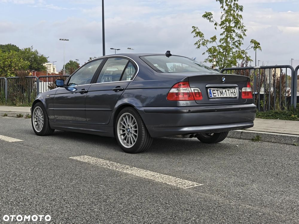 BMW Seria 3 325i - 5