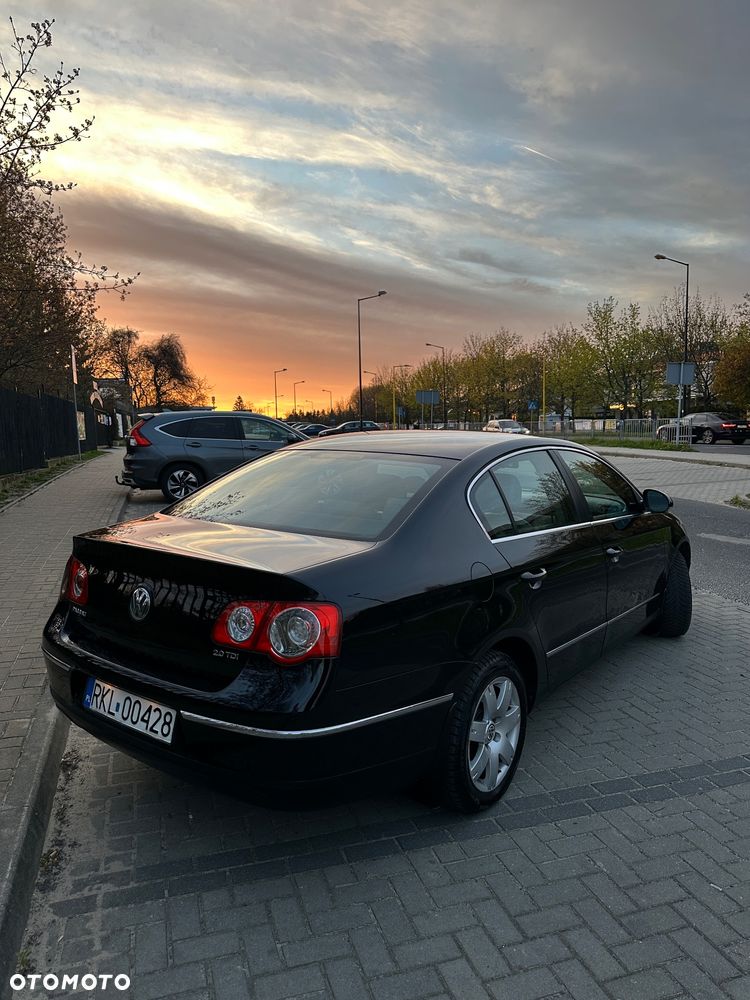 Volkswagen Passat 2.0 TDI Comfortline - 9