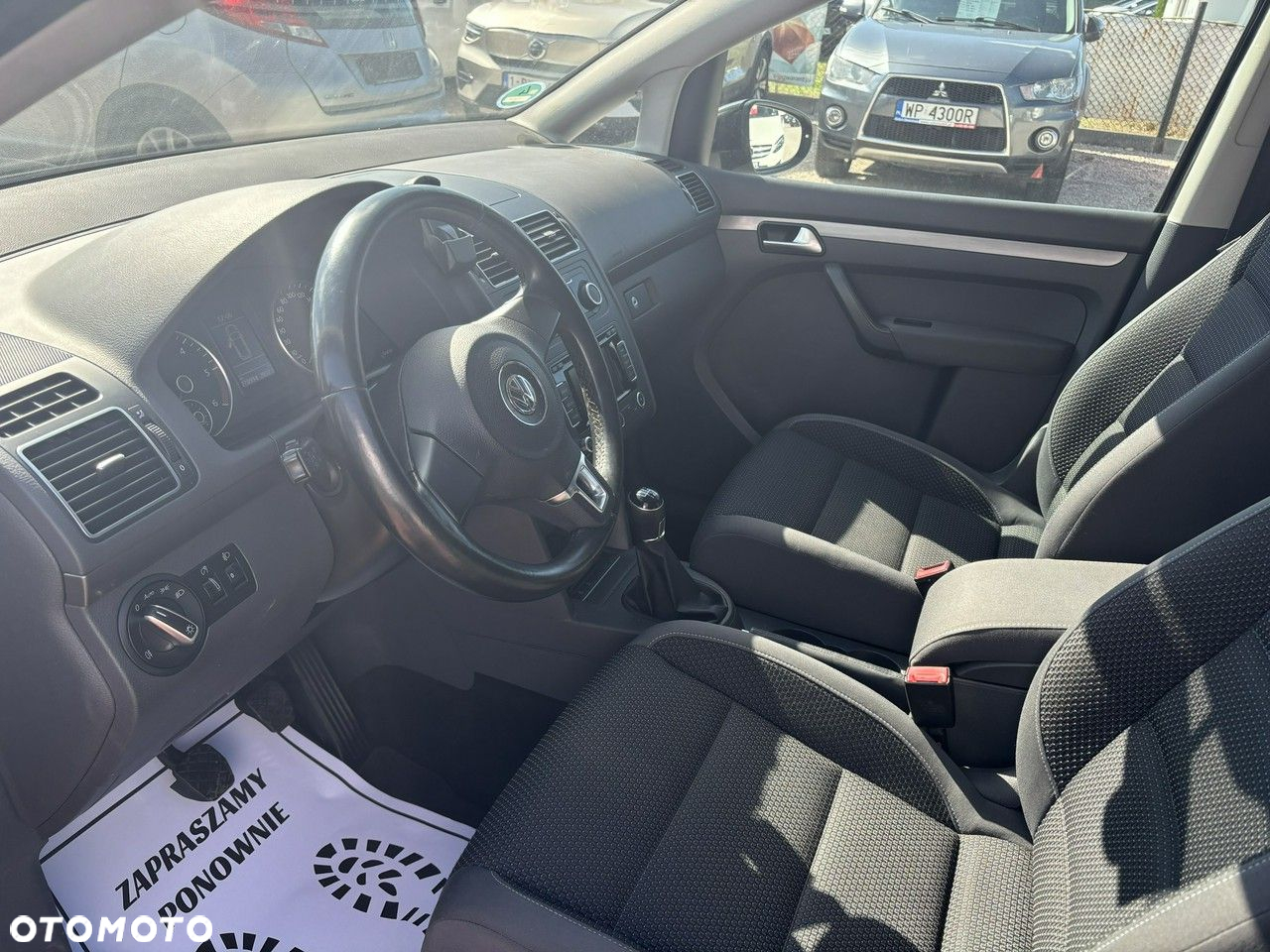 Volkswagen Touran 1.6 TDI DPF BlueMot Comfortline - 16