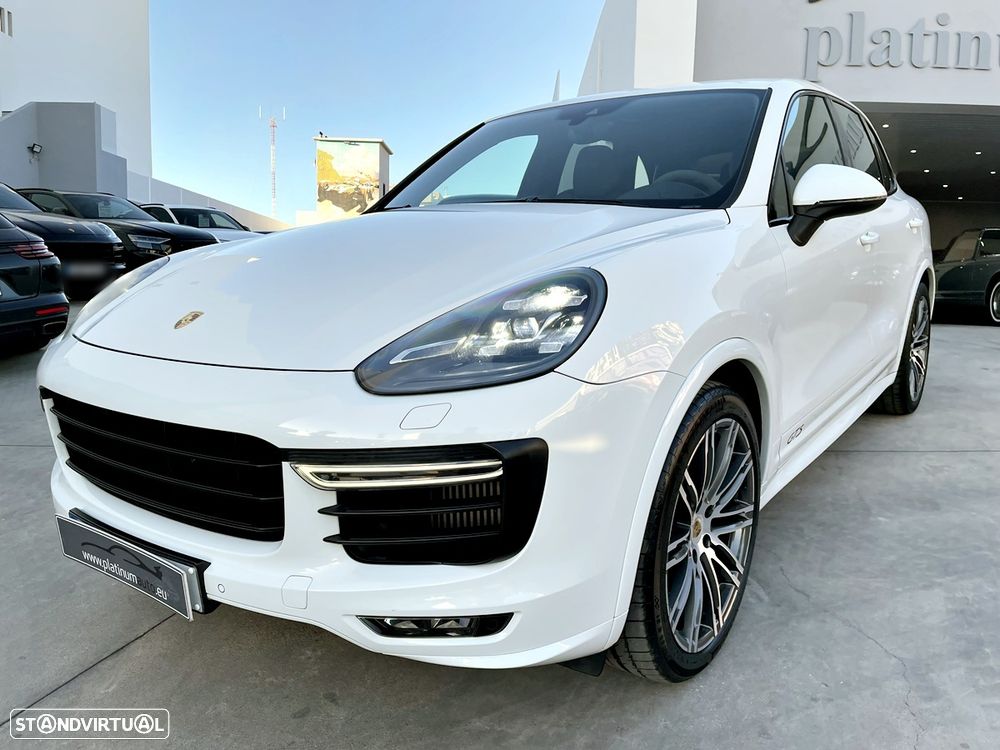 Porsche Cayenne GTS - 9