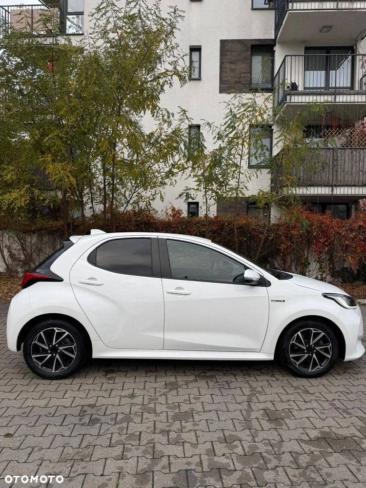 Toyota Yaris ver-hybrid-1-5-comfort - 12