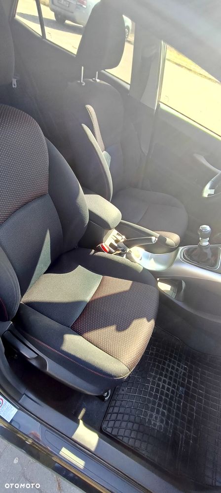 Toyota Auris 2.0 D-4D Executive - 13