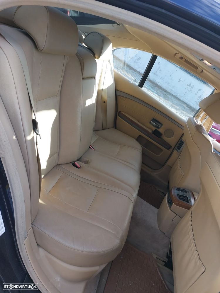 BMW 735 i LA - 11
