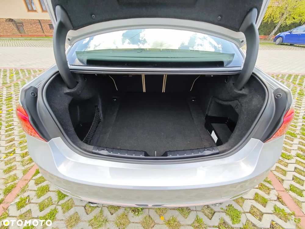 BMW Seria 3 340i xDrive Edition Luxury Line Purity - 24