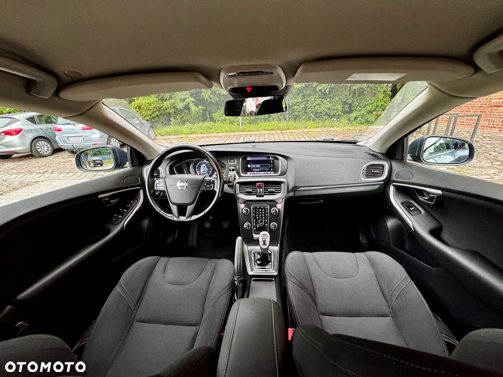 Volvo V40 T3 Kinetic - 27
