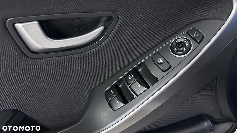 Hyundai i30 blue 1.6 CRDi YES Gold - 26