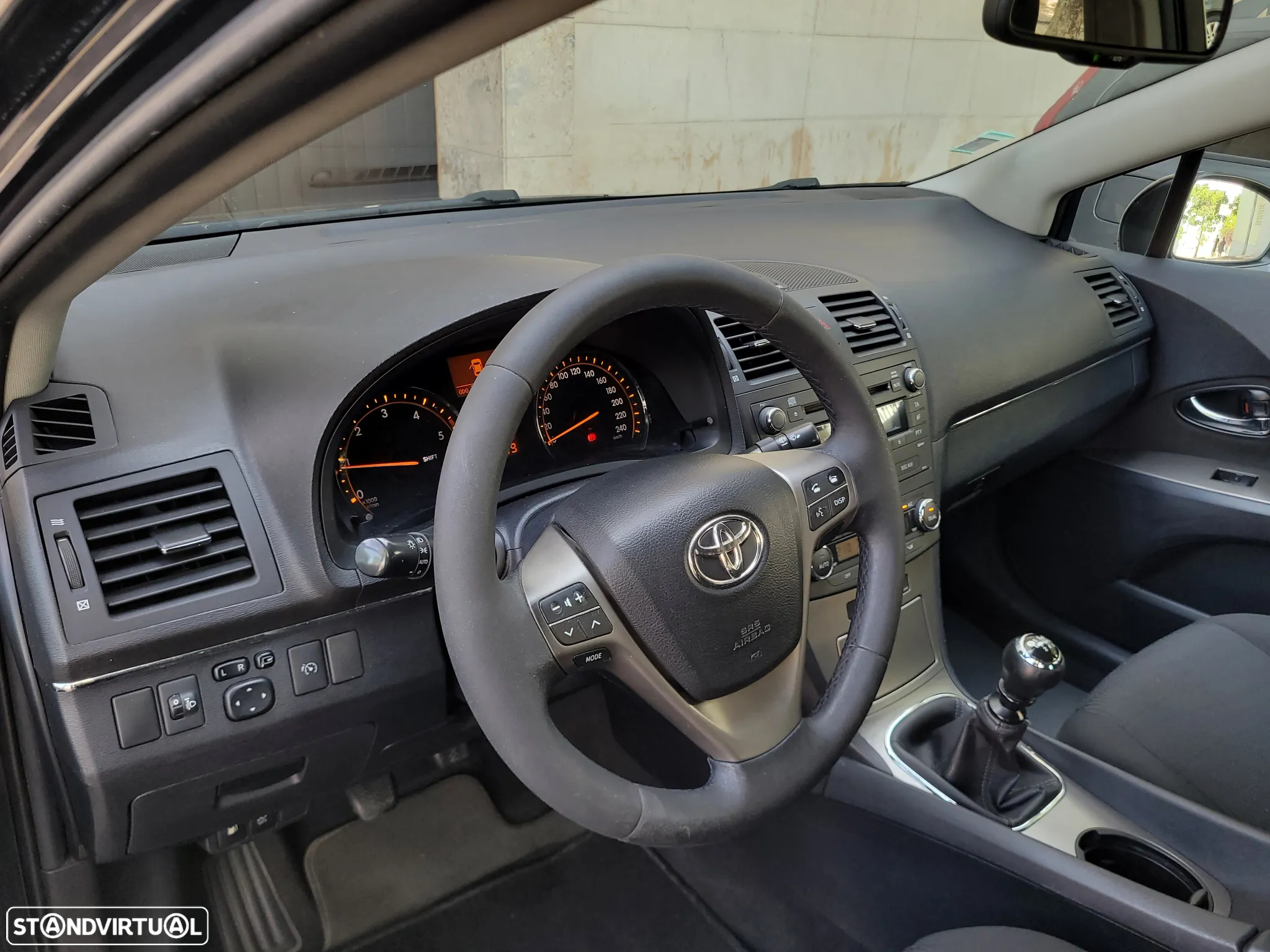 Toyota Avensis SW 2.0 D-4D - 11