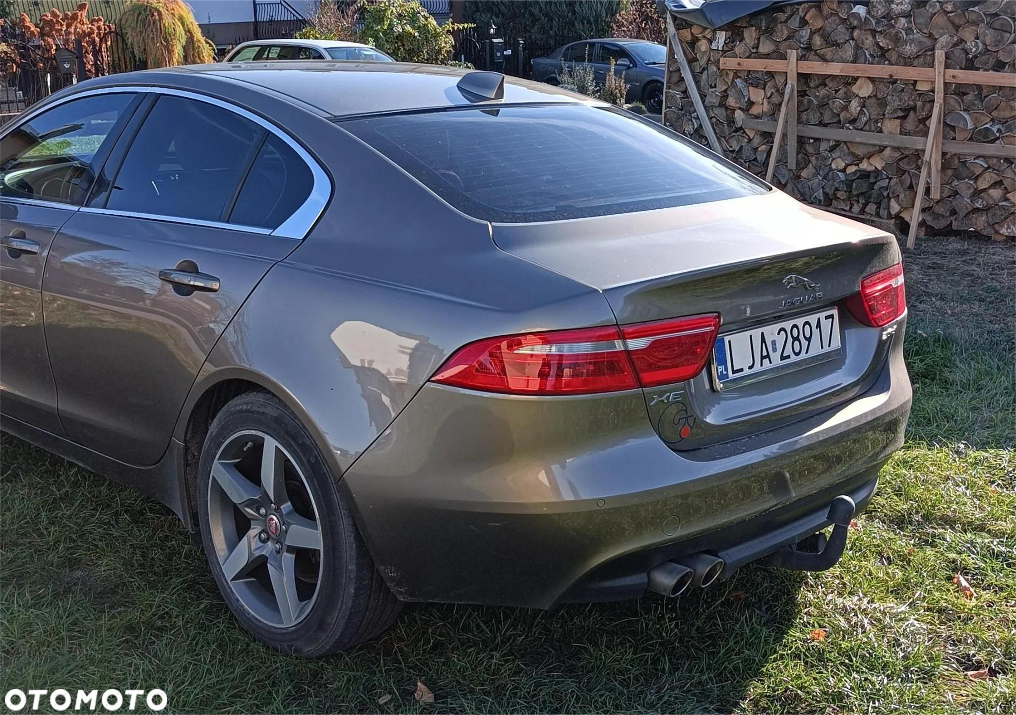 Jaguar XE - 3