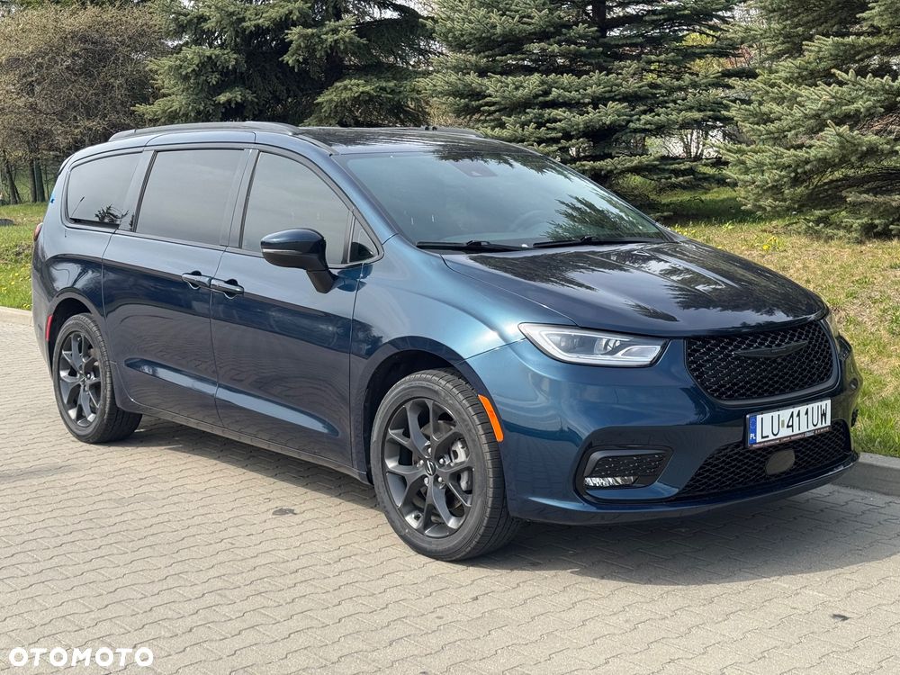 Chrysler Pacifica - 2