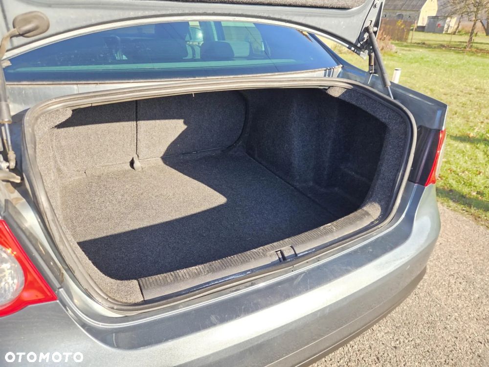 Volkswagen Jetta 1.9 TDI Comfortline - 7