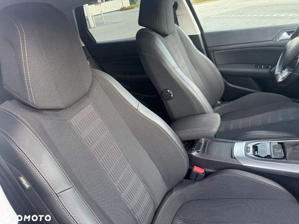 Peugeot 308 1.5 BlueHDi Allure S&S EAT6 - 11