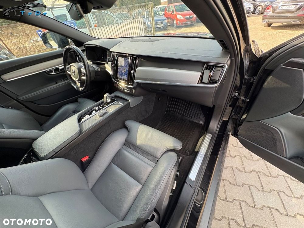 Volvo V90 Cross Country B5 D AWD Core - 23